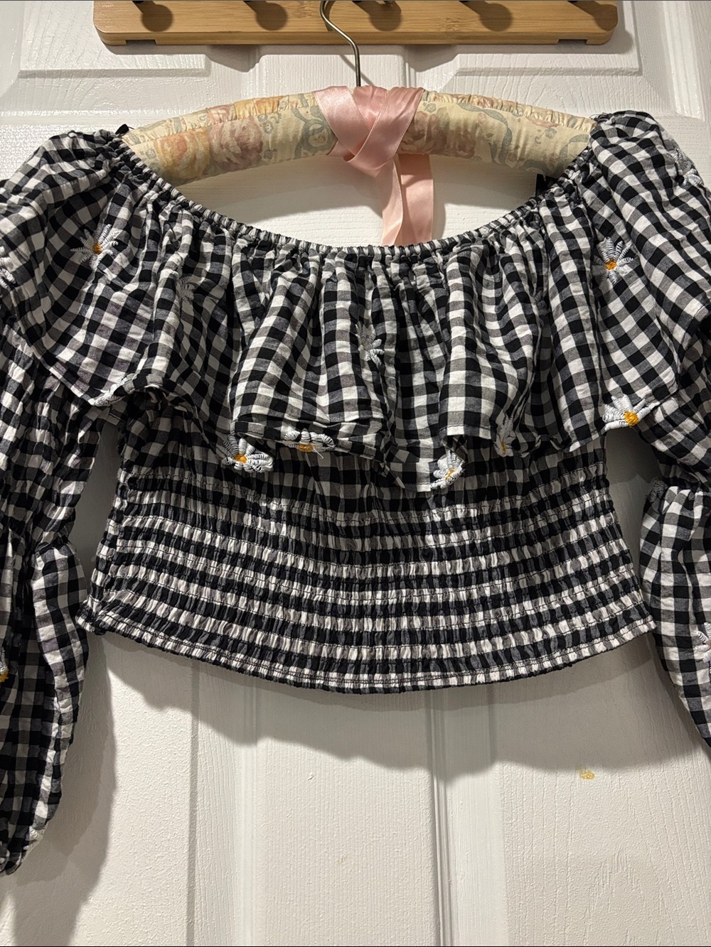 Zara Black & White Gingham Off-Shoulder Daisy Embroidered Crop Top - Picture 3 of 7